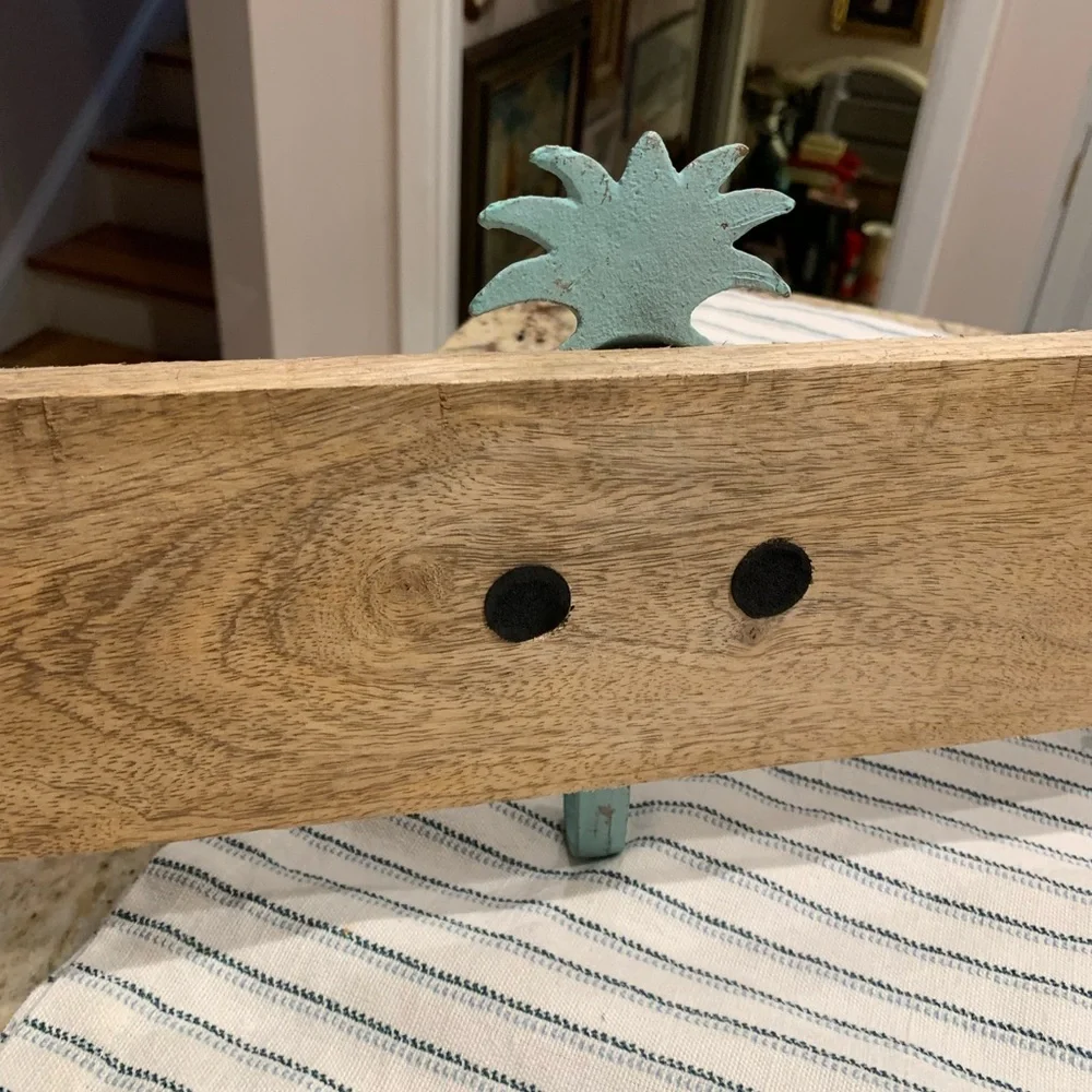 Pineapple Design Wooden Wall Hook Rack - Brown and Green